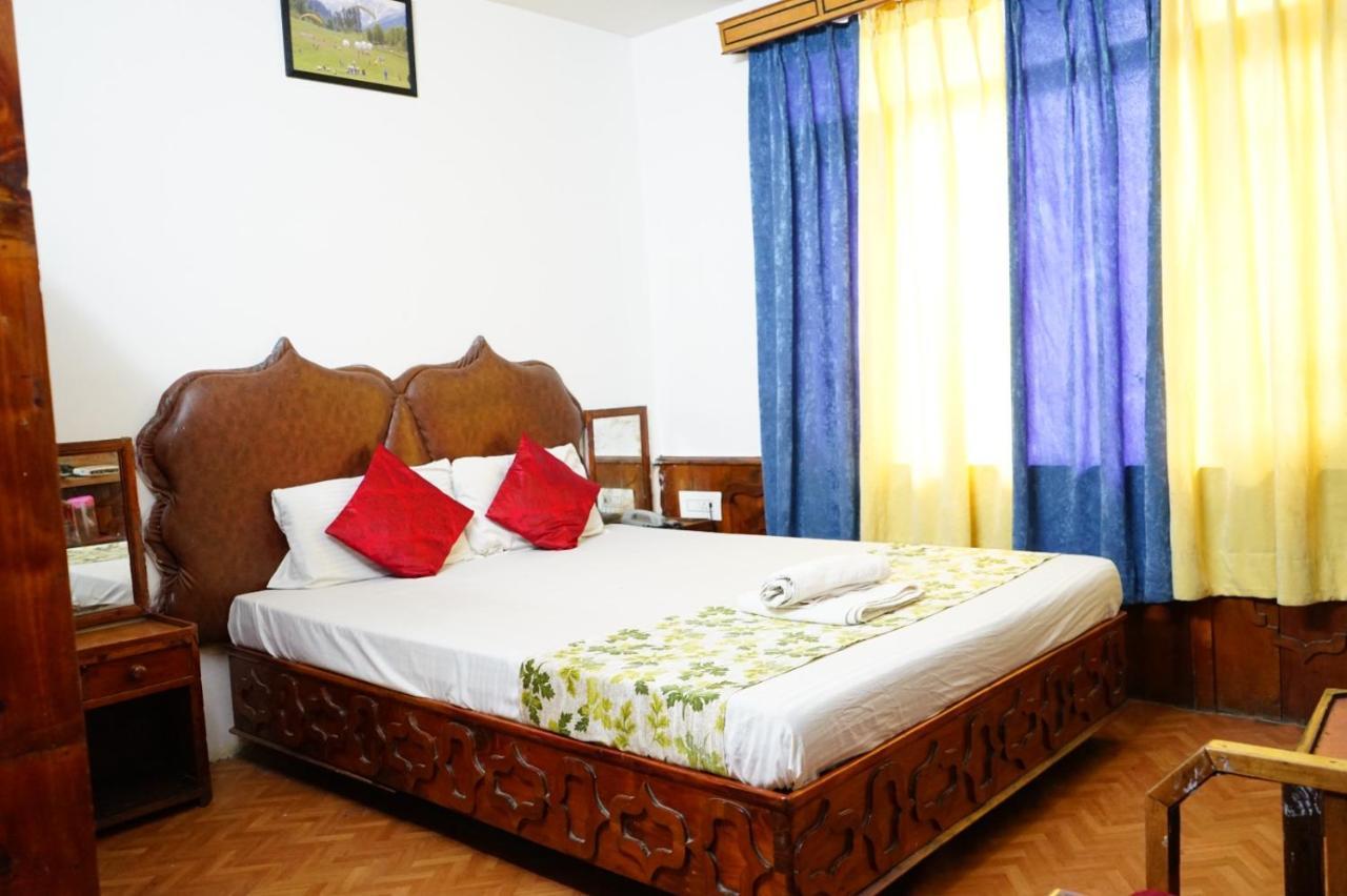 Hotel Magnolia Mallroad Manali Exterior photo